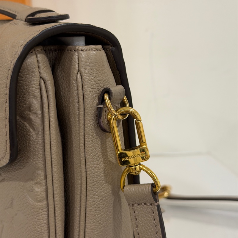 #大全配🈶購證 #櫃上在售近🔟 Lv Pochette Métis大象灰牛皮壓紋郵差包 芯片款-13