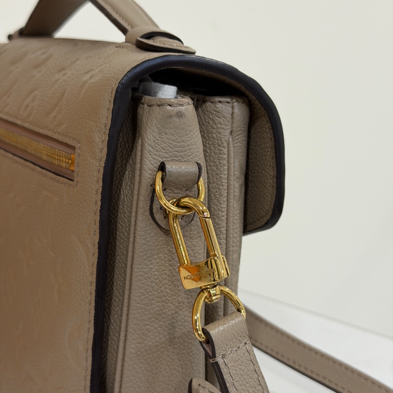 #大全配🈶購證 #櫃上在售近🔟 Lv Pochette Métis大象灰牛皮壓紋郵差包 芯片款-14