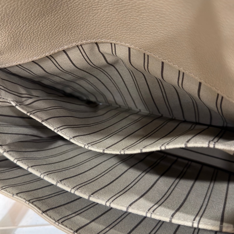 #大全配🈶購證 #櫃上在售近🔟 Lv Pochette Métis大象灰牛皮壓紋郵差包 芯片款-16