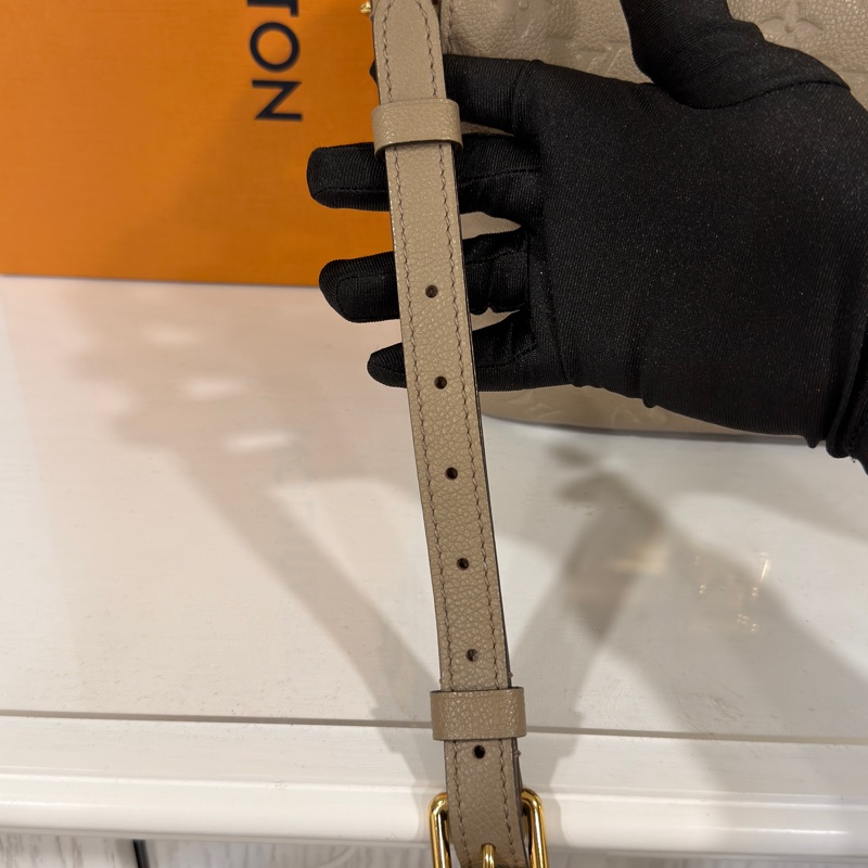 #大全配🈶購證 #櫃上在售近🔟 Lv Pochette Métis大象灰牛皮壓紋郵差包 芯片款-17