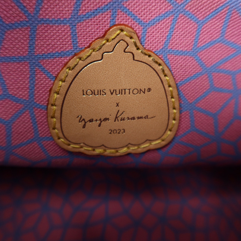 LOUIS VUITTON Monogram LVxYayoi Kusama On The Go PM金扣手挽肩背兩用袋-11