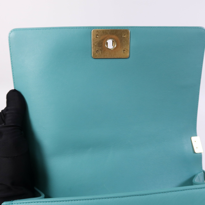 CHANEL 羊皮皮革Boy 25金扣鏈帶肩背袋-8