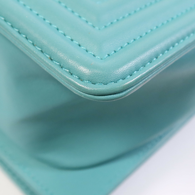 CHANEL 羊皮皮革Boy 25金扣鏈帶肩背袋-18