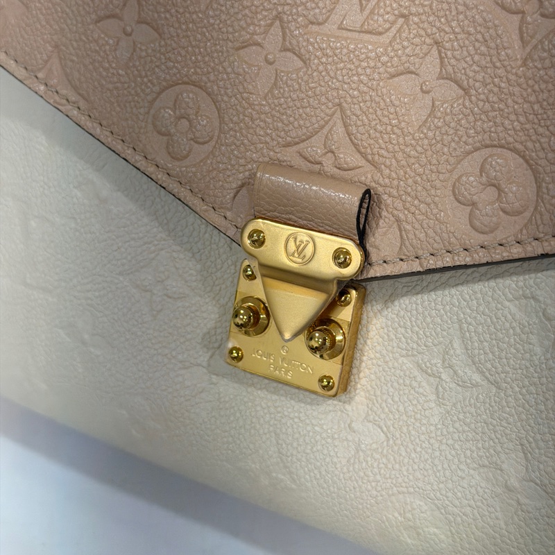 #全新帶膜 #全配🈶購證 #專櫃近🔟萬 Lv Pochette Métis牛皮壓紋郵差包-12