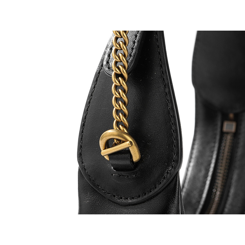 GUCCI GG Marmont 半月形單肩包-9