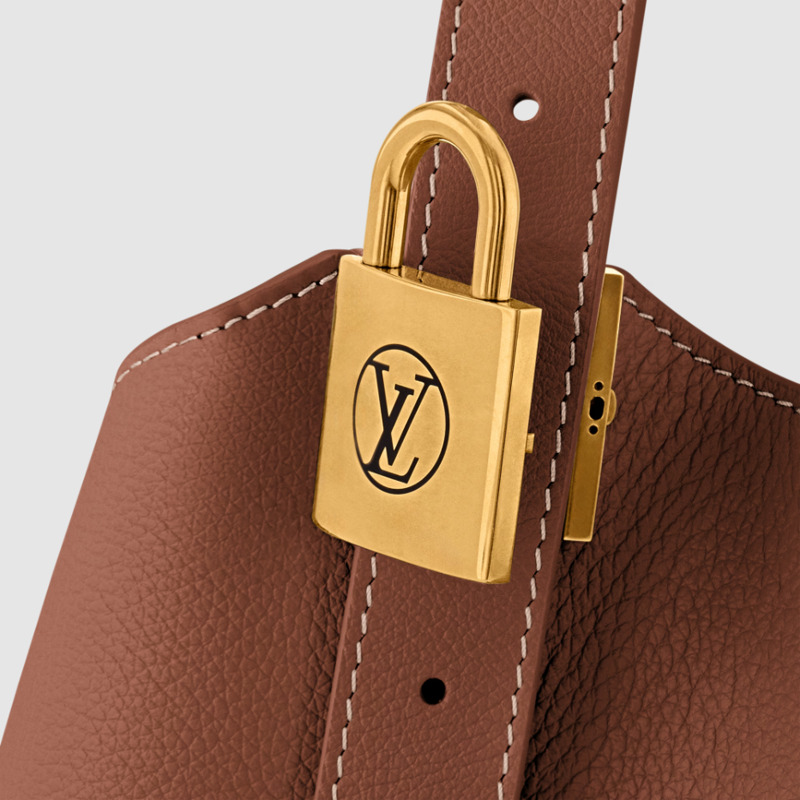 LOUIS VUITTON Low Key Hobo MM M24974-3