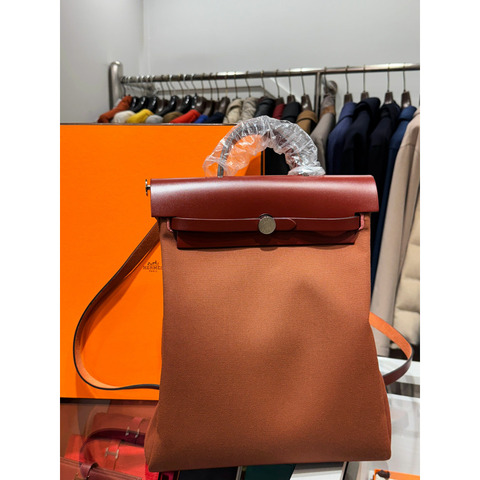 MONCLER 愛馬仕酒紅色帆布銀色背包