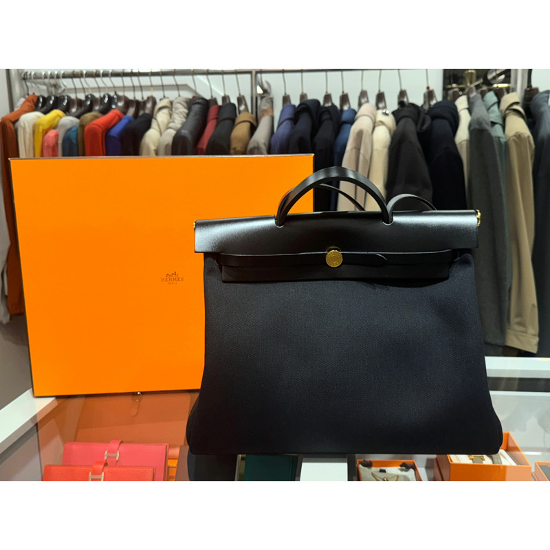 MONCLER 愛馬仕黑色帆布金色拉鍊 Herbag 39-0