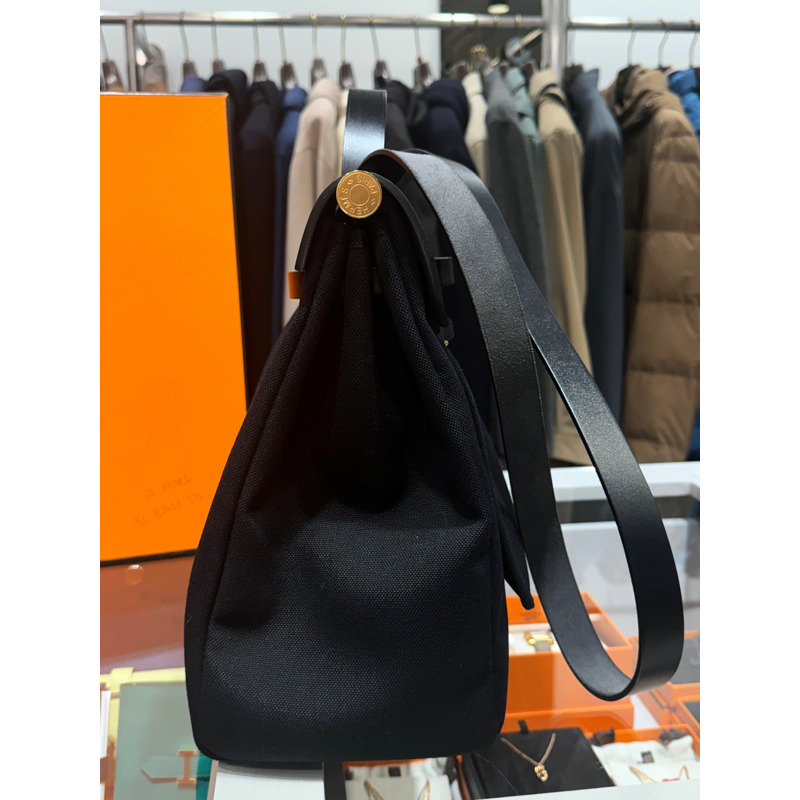 MONCLER 愛馬仕黑色帆布金色拉鍊 Herbag 39-3