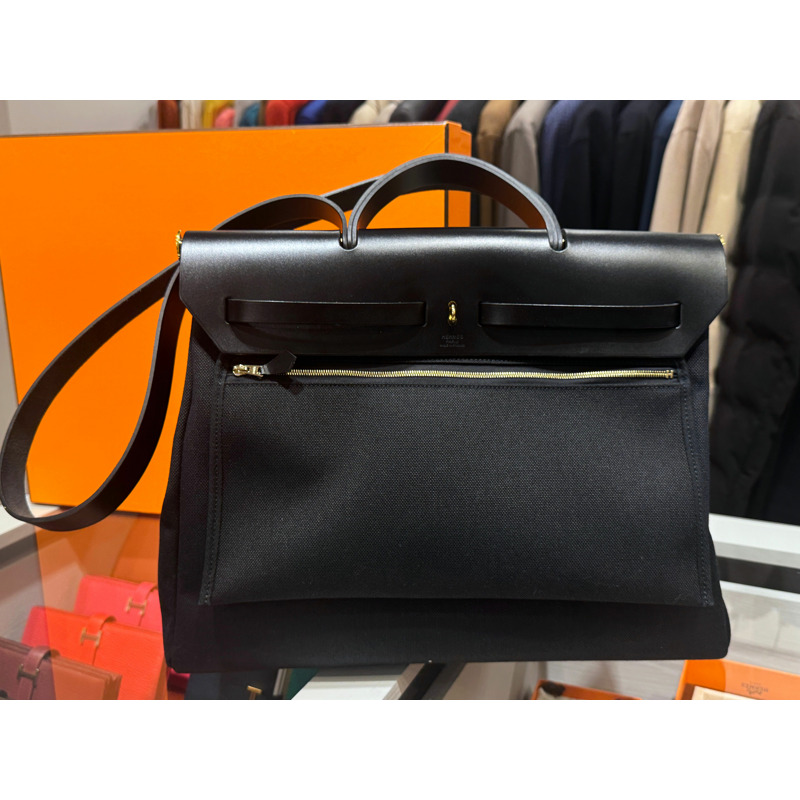 MONCLER 愛馬仕黑色帆布金色拉鍊 Herbag 39-4