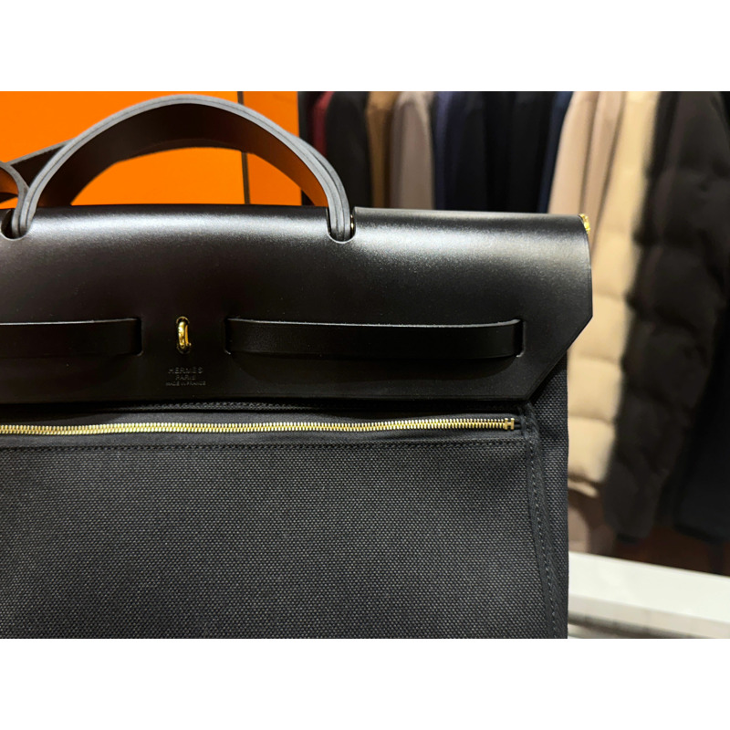 MONCLER 愛馬仕黑色帆布金色拉鍊 Herbag 39-5