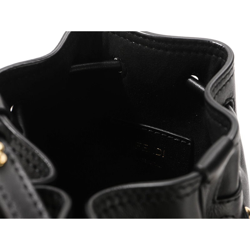 FENDI 蒙特雷佐水桶包-17