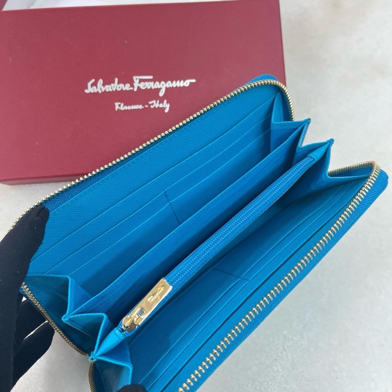 Ferragamo blue wallet-2