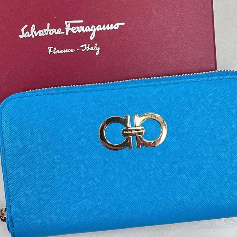 Ferragamo blue wallet-3