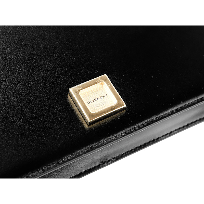 GIVENCHY （BB50HEB15T）女士4G斜背包-15