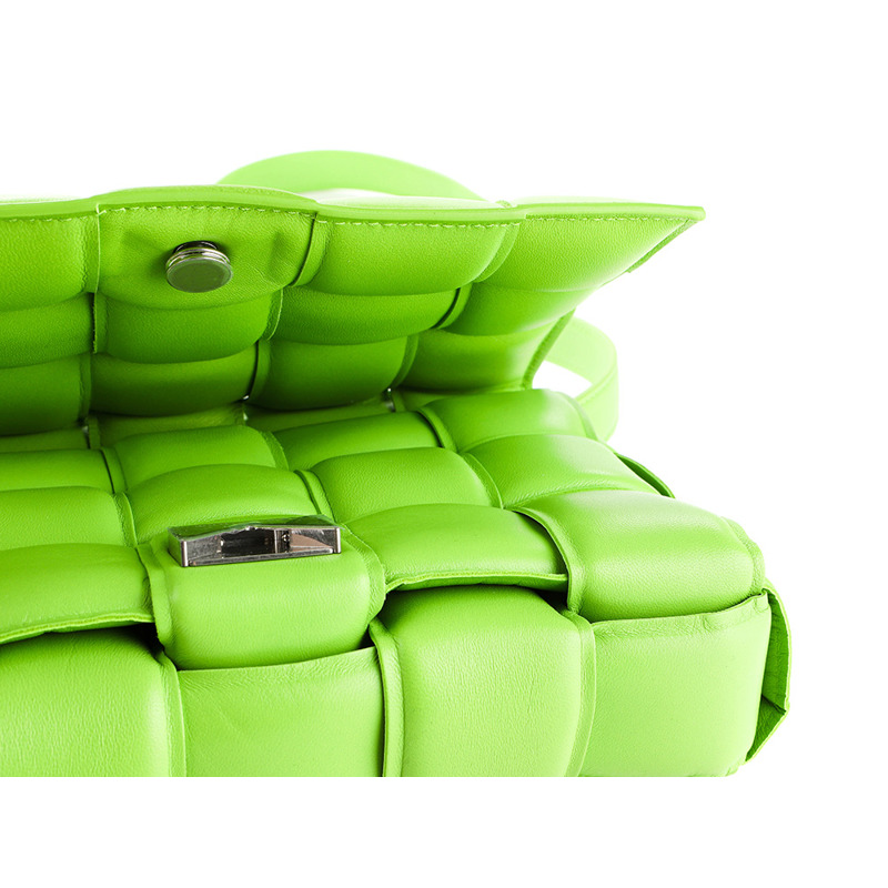 BOTTEGA VENETA 女士卡帶單肩包-11