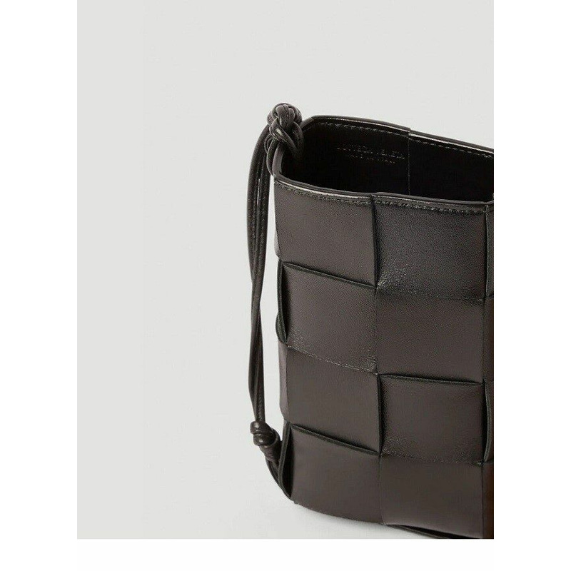 BOTTEGA VENETA 黑色卡帶手機袋 730541VCQC4-3