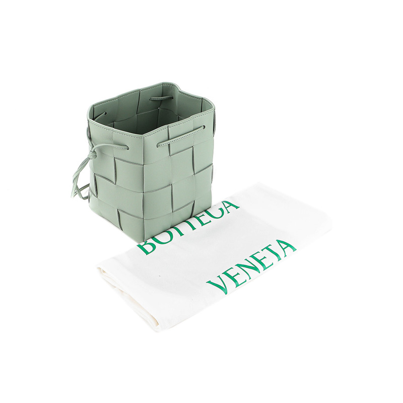 BOTTEGA VENETA 女士卡帶斜背包-15