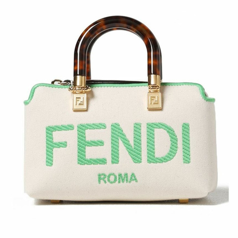 FENDI 順便一提，迷你波士頓包