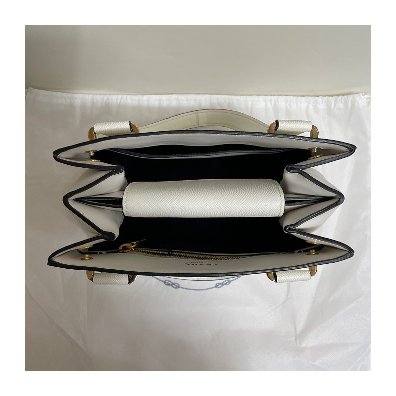 PRADA 三角形Logo Saffiano皮革手提包-11