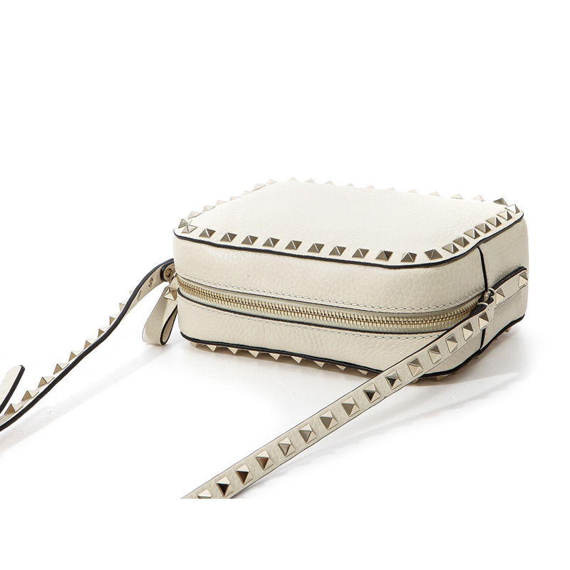 VALENTINO 鉚釘斜背包-14