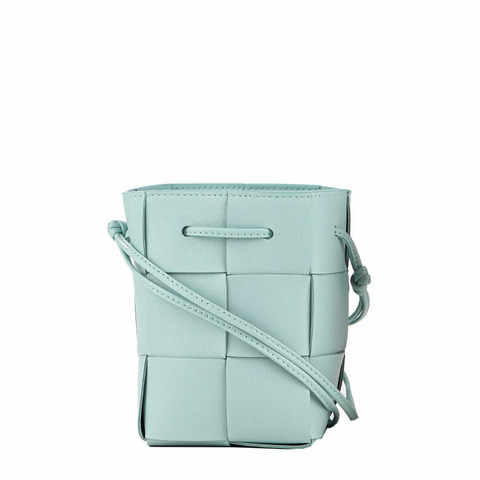 BOTTEGA VENETA 女士卡帶斜背包