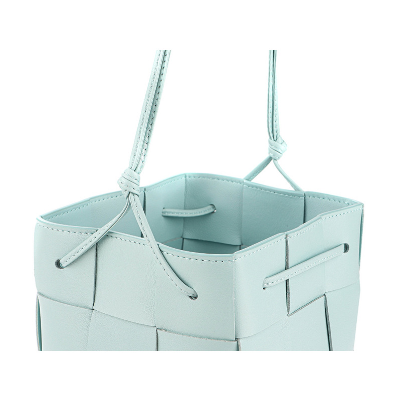 BOTTEGA VENETA （680218 VCQC4）女士卡帶斜挎包-10