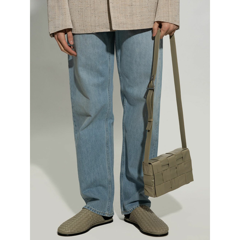 BOTTEGA VENETA 中型斜背卡帶包 667298 VCQ71-5