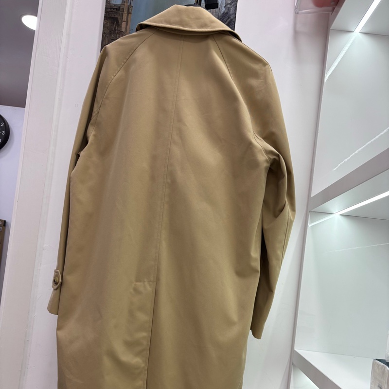 Burberry博柏利/巴寶莉女款卡姆登經典版型中長風衣，卡其色 蜂蜜色 UK6 38碼 中大尺碼 閒置成色 有吊牌 上身特別好看-1