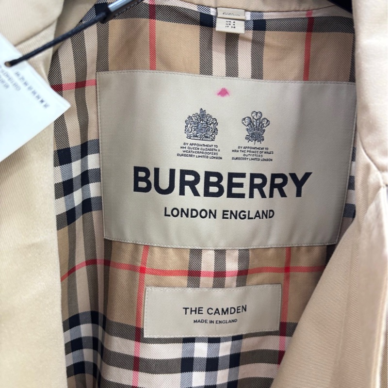 Burberry博柏利/巴寶莉女款卡姆登經典版型中長風衣，卡其色 蜂蜜色 UK6 38碼 中大尺碼 閒置成色 有吊牌 上身特別好看-2