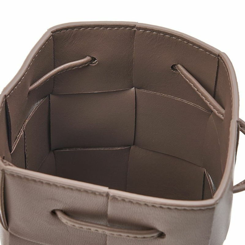 BOTTEGA VENETA 女士 Cassette 迷你水桶斜背包 680217 VCQC4 2560-7