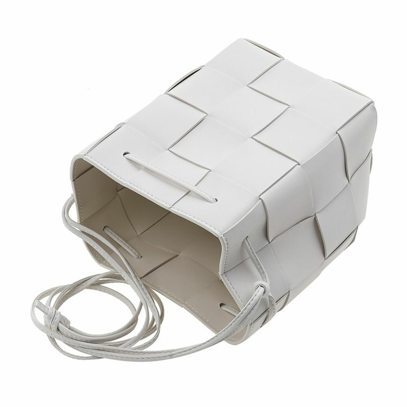BOTTEGA VENETA 女士編織水桶包 680218 VCQC4 9009-3