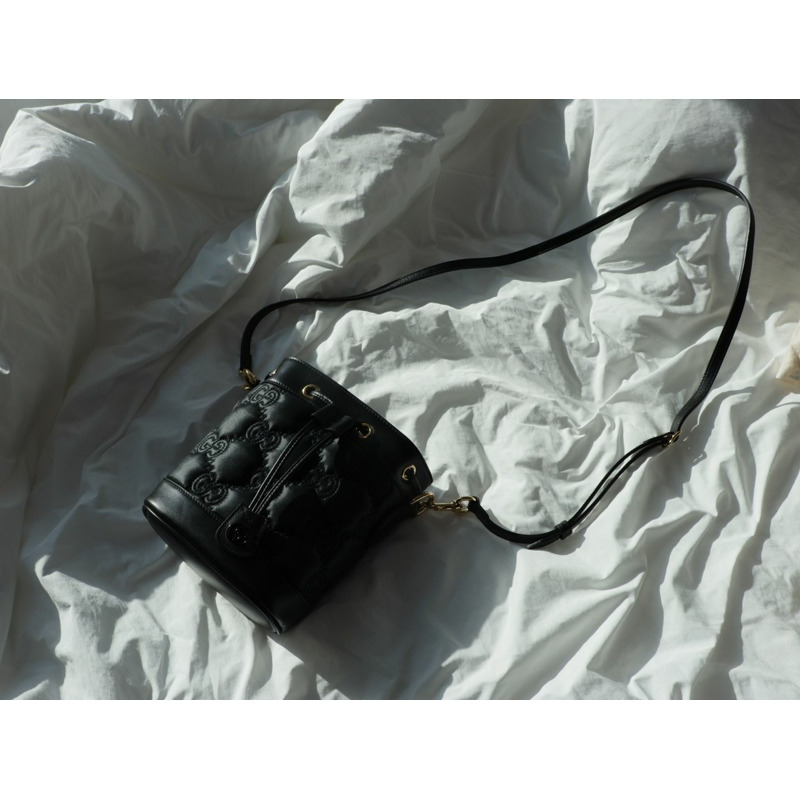 GUCCI GG Matelassé 迷你水桶包 黑色 728231 UM8HG 1046-3