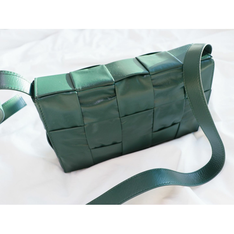 BOTTEGA VENETA Rain Tree 667298 VCQ71 3061 中型卡帶包-3