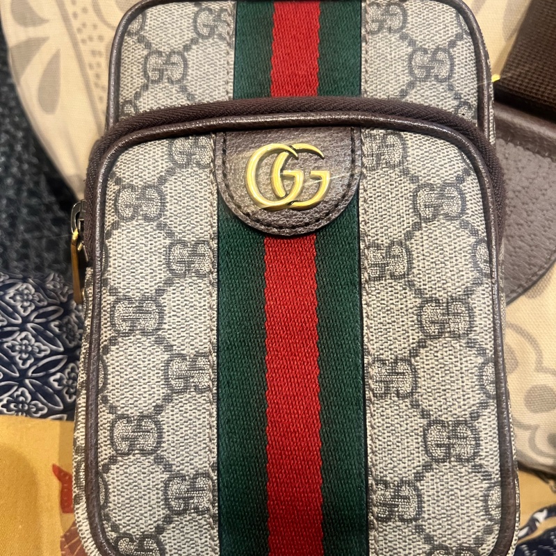 Gucci胸前包2025新款-7