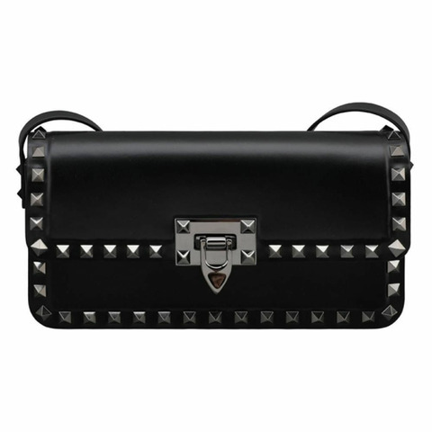 VALENTINO Rockstud 23 黑色皮革肩背包
