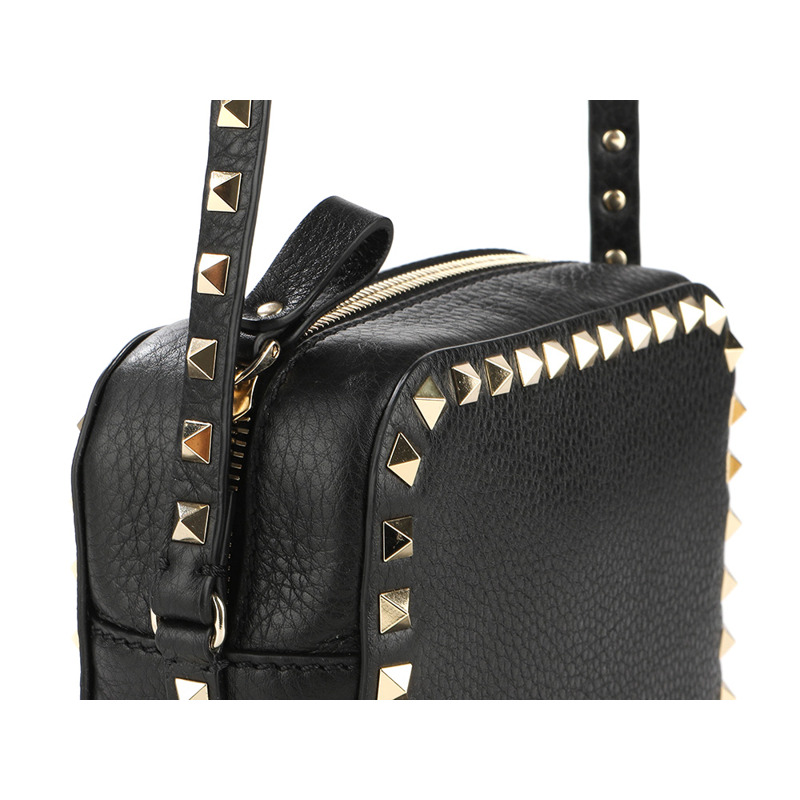 VALENTINO 24SS Rockstud 斜背包-10