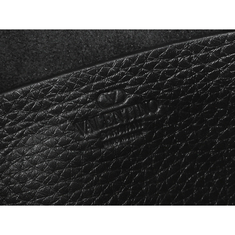 VALENTINO 24SS Rockstud 斜背包-14