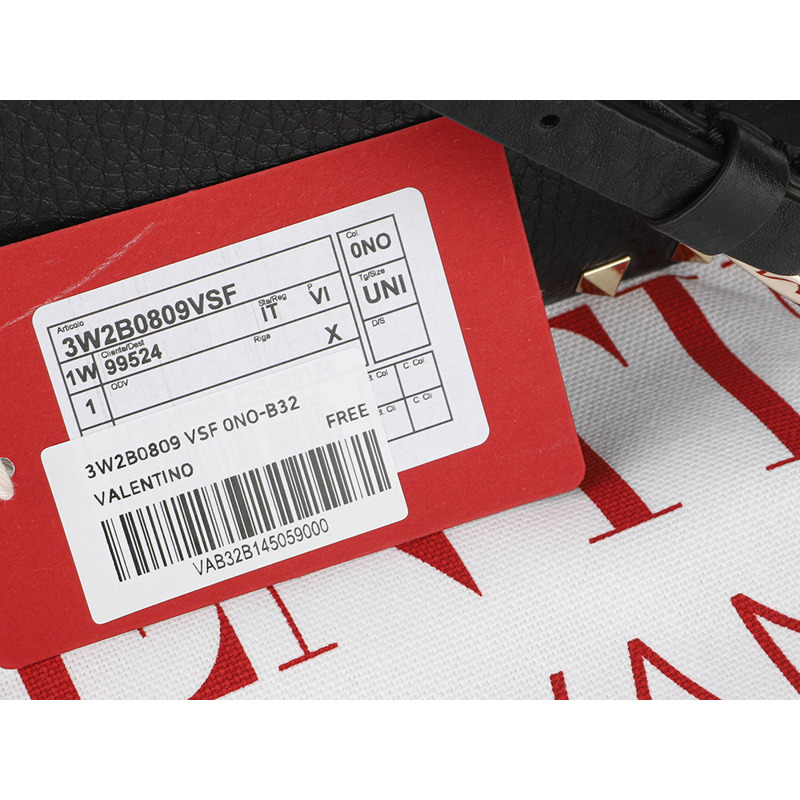 VALENTINO 24SS Rockstud 斜背包-16