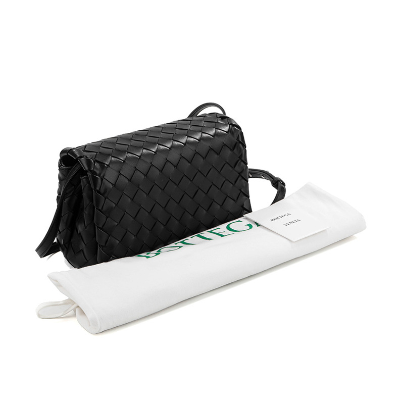 BOTTEGA VENETA 女士斜背包 VCPP1-17