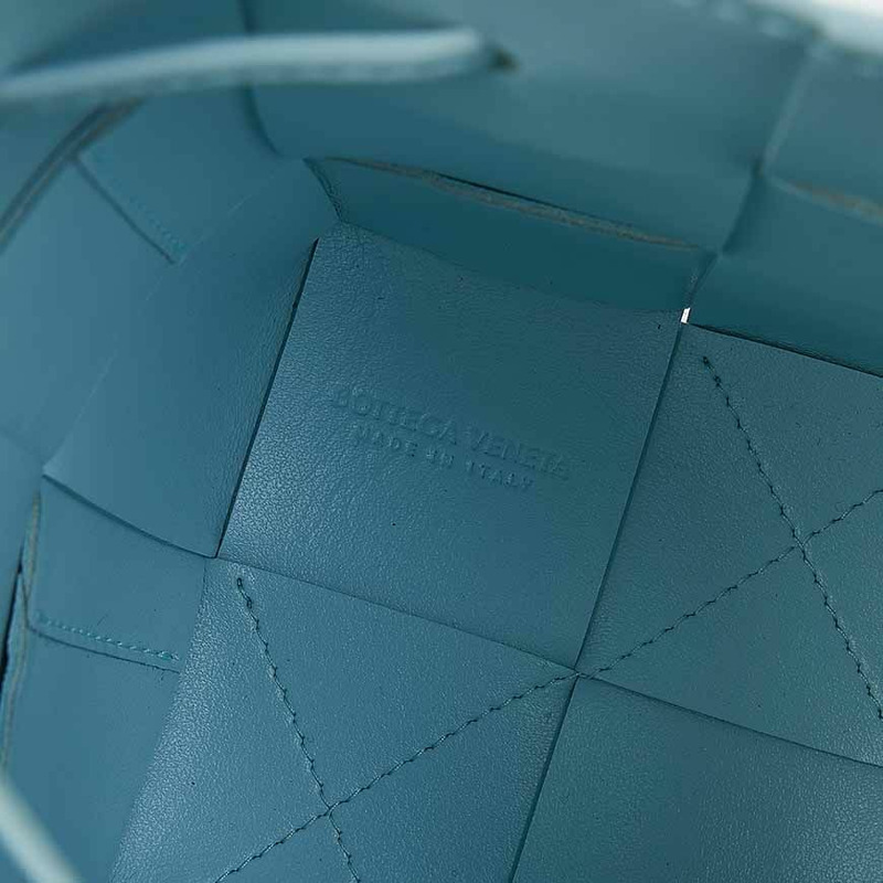 BOTTEGA VENETA 女士卡帶迷你水桶包 680217 VCQC4 3902-8