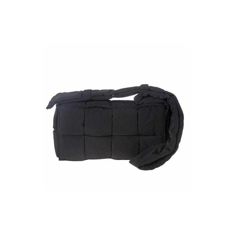 BOTTEGA VENETA Padding Tech Cassette 斜背包 黑色 749878 VBO81-6