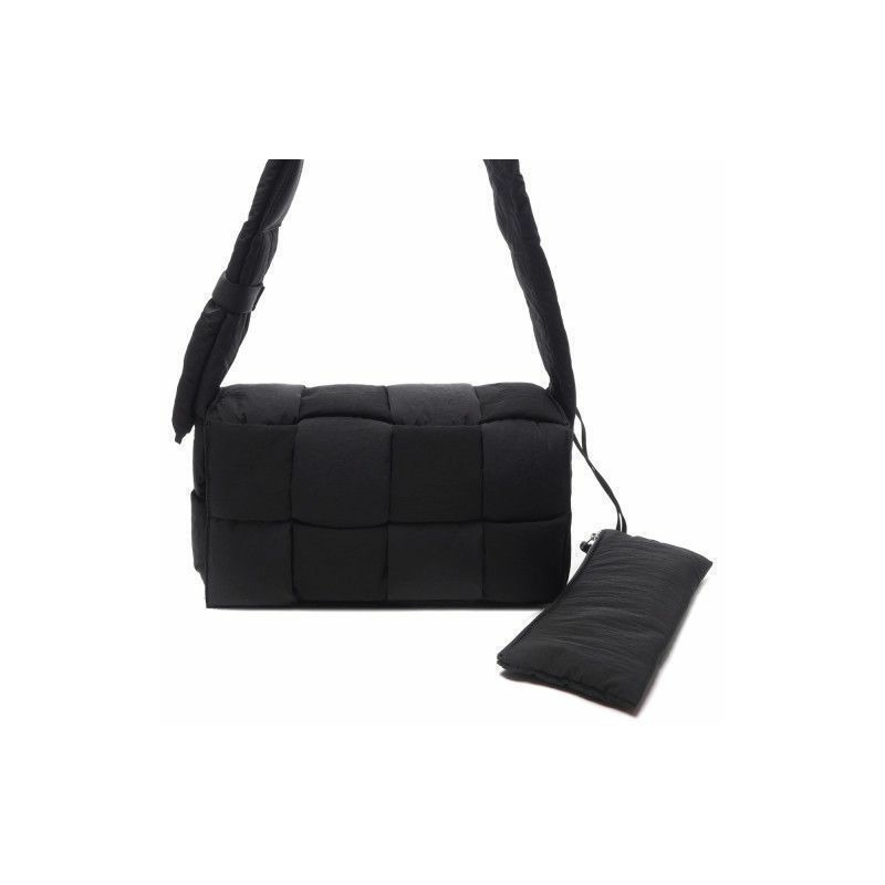 BOTTEGA VENETA Padding Tech Cassette 斜背包 黑色 749878 VBO81-11