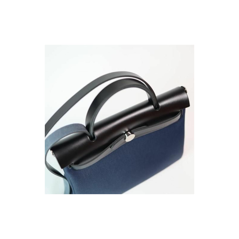 HERMES Herbag 31 ZIP 帆布包，海軍藍/黑色，銀色五金件，編號 H078971CKAM-3