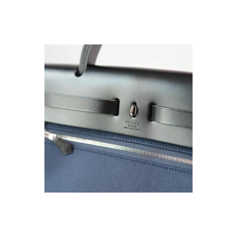 HERMES Herbag 31 ZIP 帆布包，海軍藍/黑色，銀色五金件，編號 H078971CKAM-7