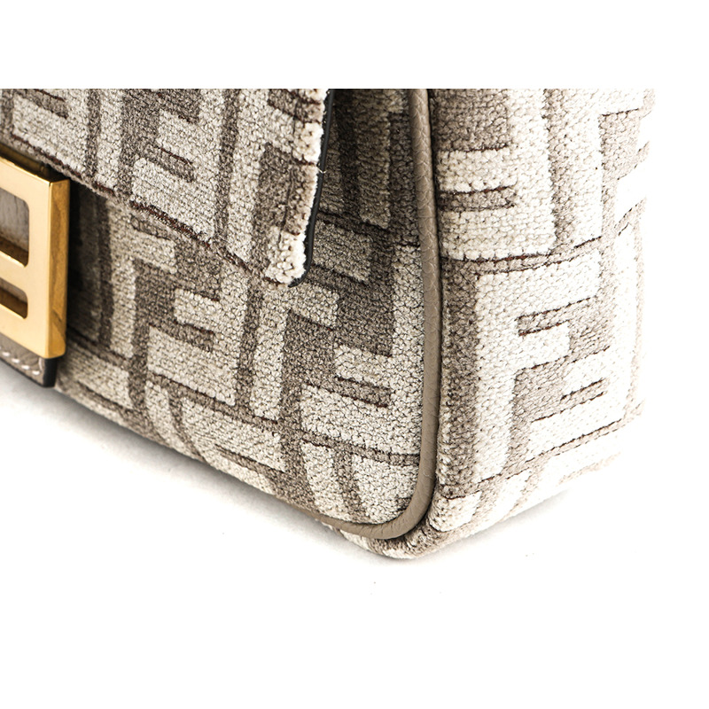 FENDI 24SS 女士法國單肩包-13