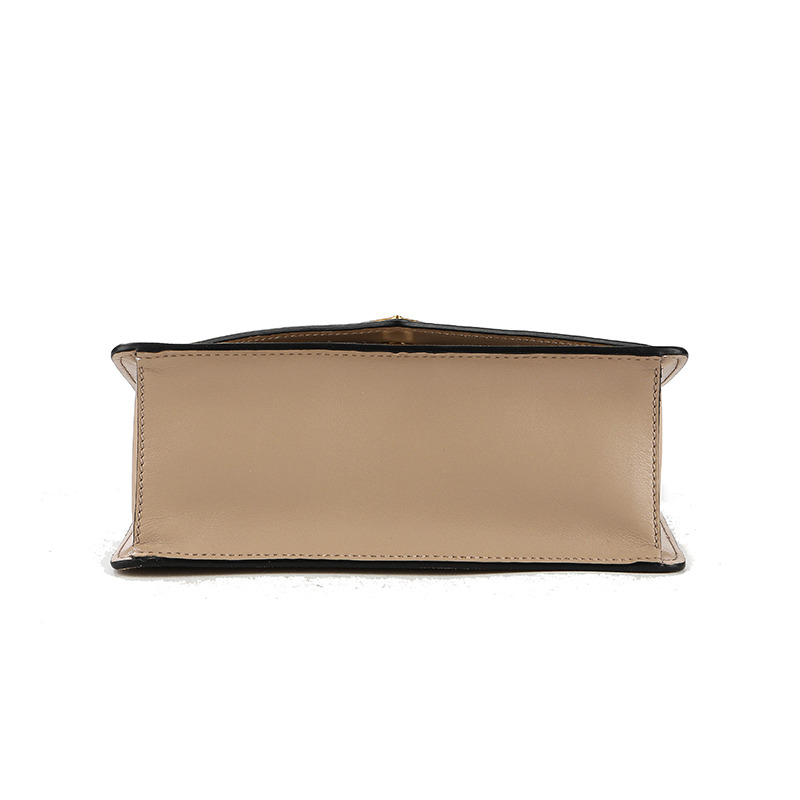 PRADA 24SS 女士 Saffiano 三角形 Logo 單肩包-9