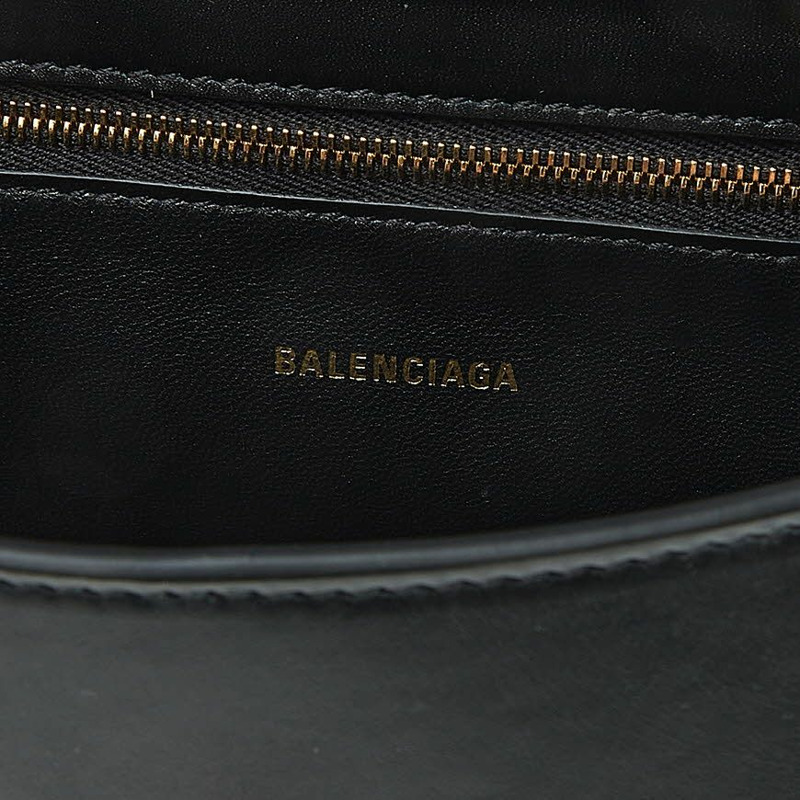 BALENCIAGA 中型翻蓋包-9