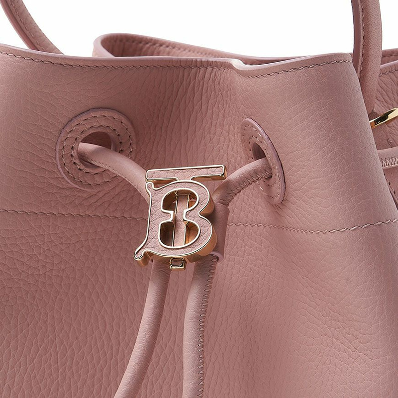 BURBERRY 灰色皮革小號抽繩水桶包 A36-6