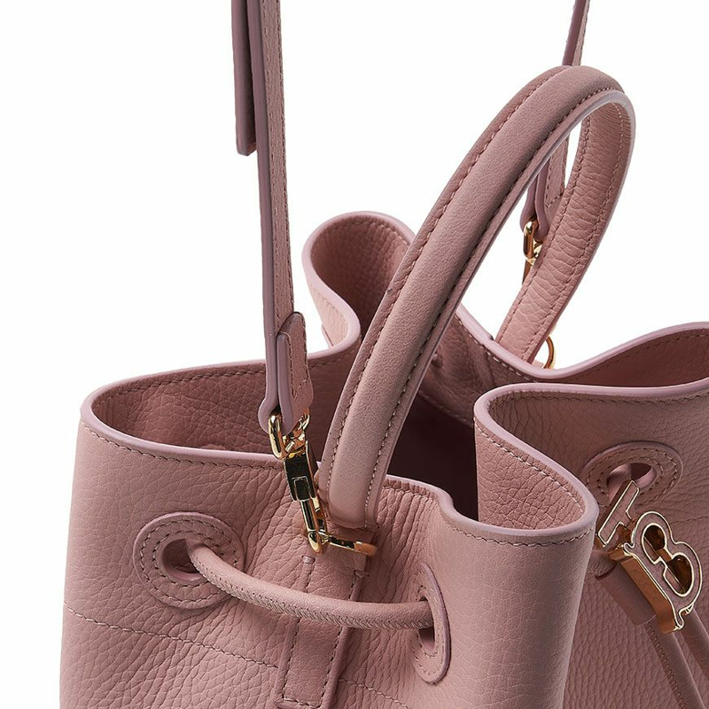 BURBERRY 灰色皮革小號抽繩水桶包 A36-8